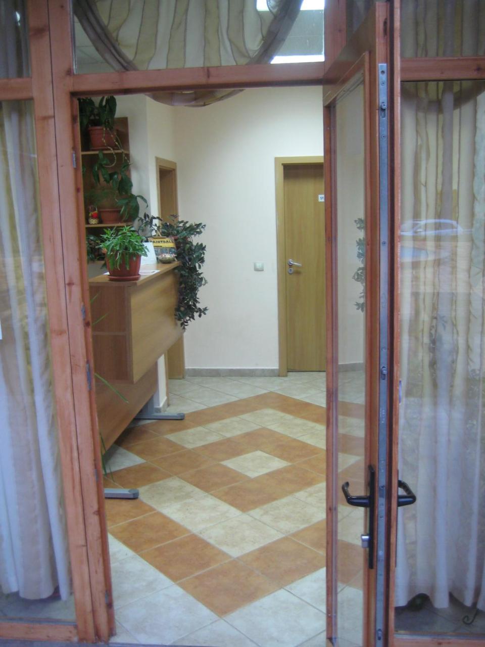 Hotel Restaurant Popini Laki Yagodina Buitenkant foto