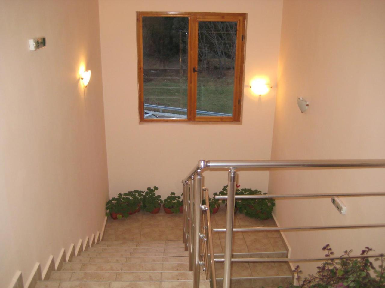Hotel Restaurant Popini Laki Yagodina Buitenkant foto
