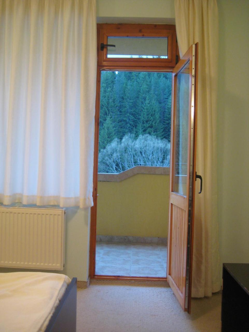 Hotel Restaurant Popini Laki Yagodina Buitenkant foto